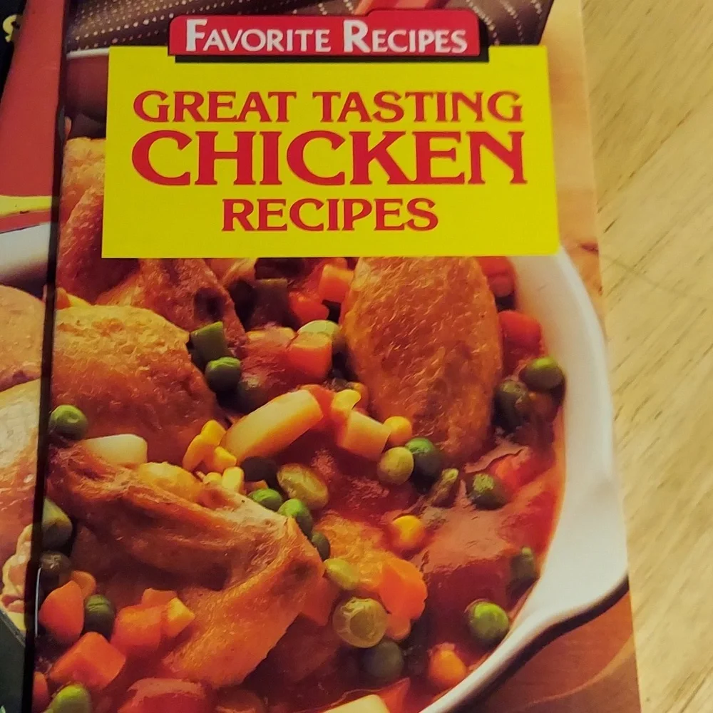 1987 Vintage‎ Favorite Recipes Paperback Cookbooks